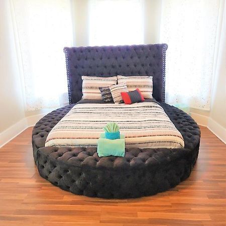 Casaazul-2605A-Couples Retreat By Beach & Pleasure Pier 1 Block Away- 2Bed 2Bath- 7 Minutes To Cruise Terminal ガルベストン エクステリア 写真