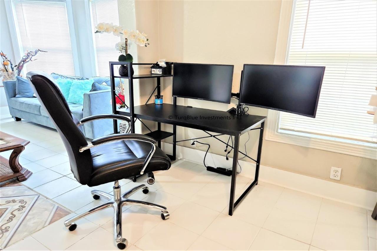 Casaazul-2605A-Couples Retreat By Beach & Pleasure Pier 1 Block Away- 2Bed 2Bath- 7 Minutes To Cruise Terminal ガルベストン エクステリア 写真