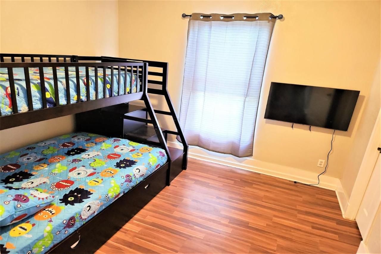 Casaazul-2605A-Couples Retreat By Beach & Pleasure Pier 1 Block Away- 2Bed 2Bath- 7 Minutes To Cruise Terminal ガルベストン エクステリア 写真