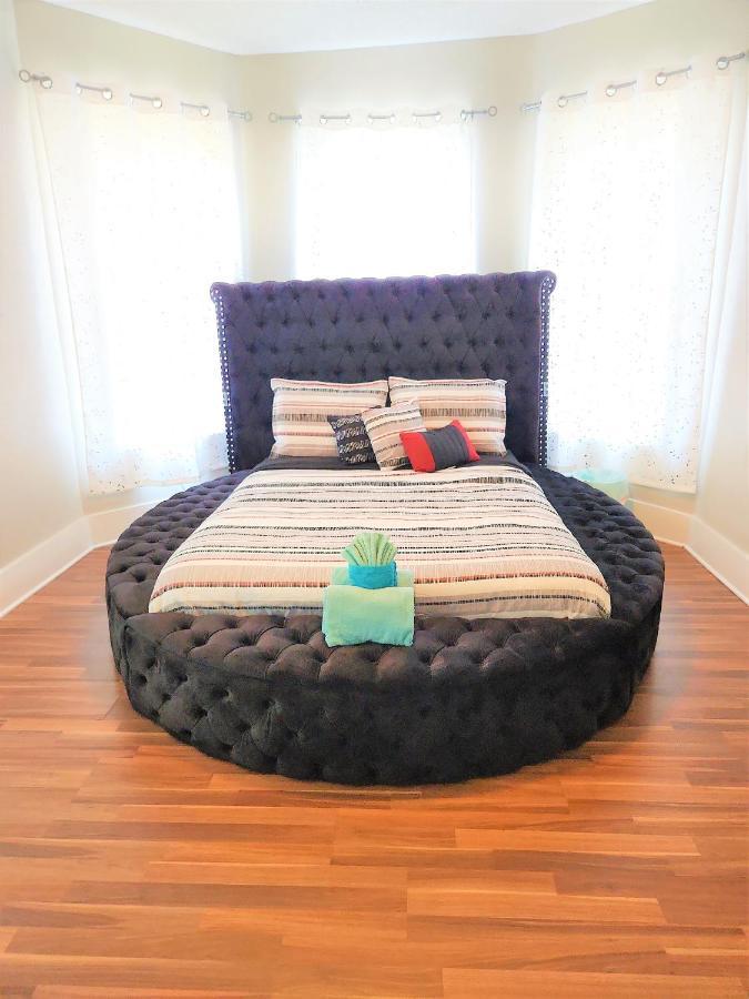Casaazul-2605A-Couples Retreat By Beach & Pleasure Pier 1 Block Away- 2Bed 2Bath- 7 Minutes To Cruise Terminal ガルベストン エクステリア 写真