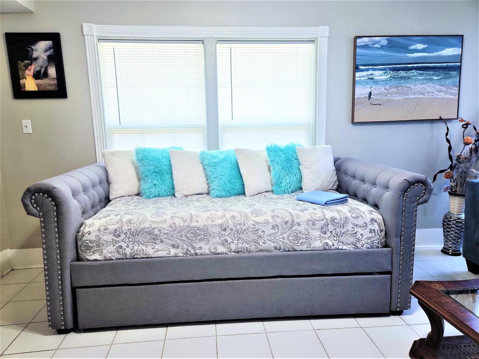 Casaazul-2605A-Couples Retreat By Beach & Pleasure Pier 1 Block Away- 2Bed 2Bath- 7 Minutes To Cruise Terminal ガルベストン エクステリア 写真