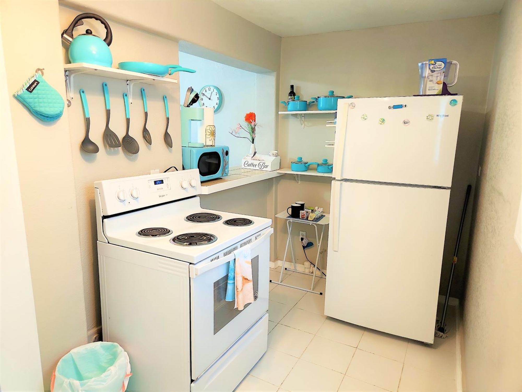 Casaazul-2605A-Couples Retreat By Beach & Pleasure Pier 1 Block Away- 2Bed 2Bath- 7 Minutes To Cruise Terminal ガルベストン エクステリア 写真