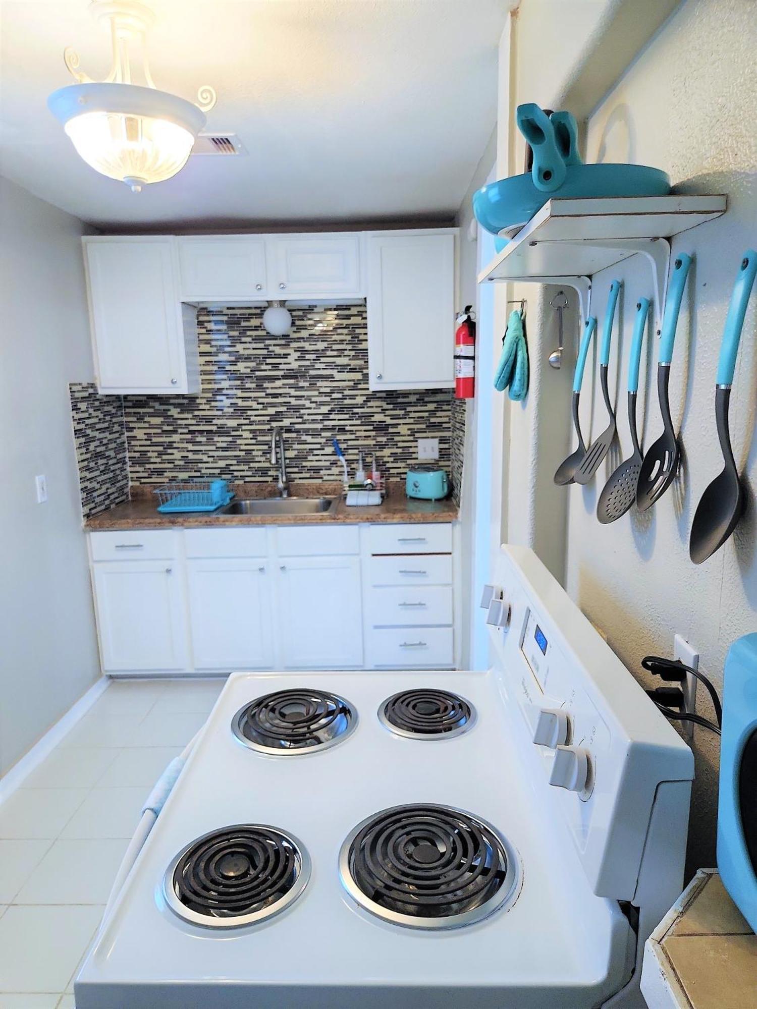 Casaazul-2605A-Couples Retreat By Beach & Pleasure Pier 1 Block Away- 2Bed 2Bath- 7 Minutes To Cruise Terminal ガルベストン エクステリア 写真